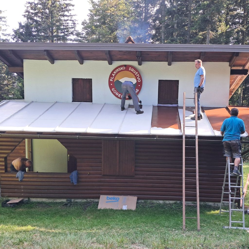 Obnova strehe na Jelencih