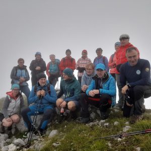 Skupinska fotografija iz izleta na Krsteniški stog v organizaciji PD Gorenja vas