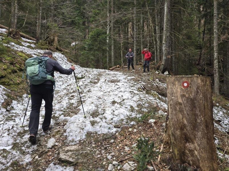 Srečanje vodnikov in mentorjev pri Orožnovi koči, 12. april 2026
