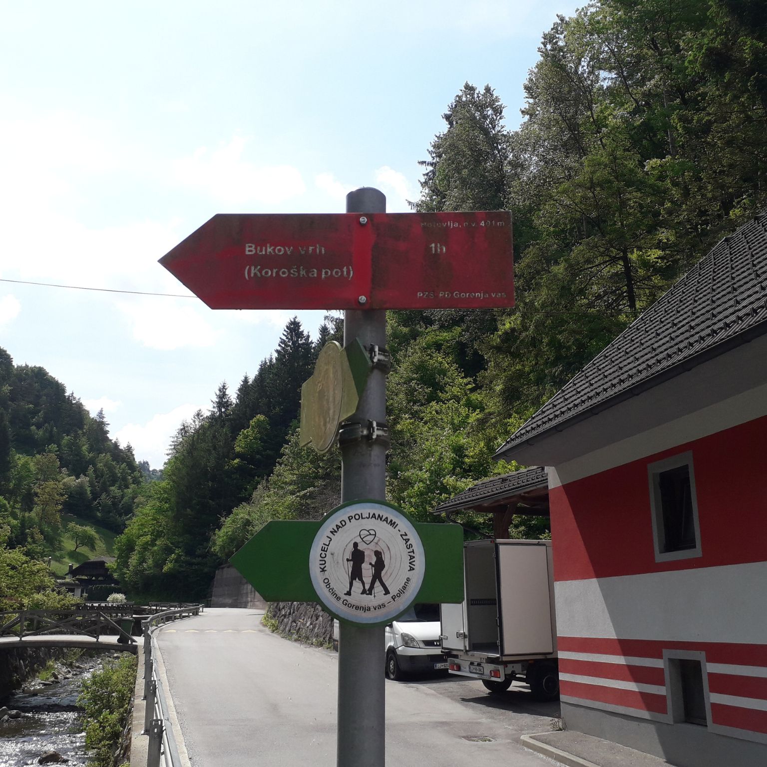 planinska pot Hotovlja - Bukov vrh zaradi vetroloma začasno ZAPRTA
