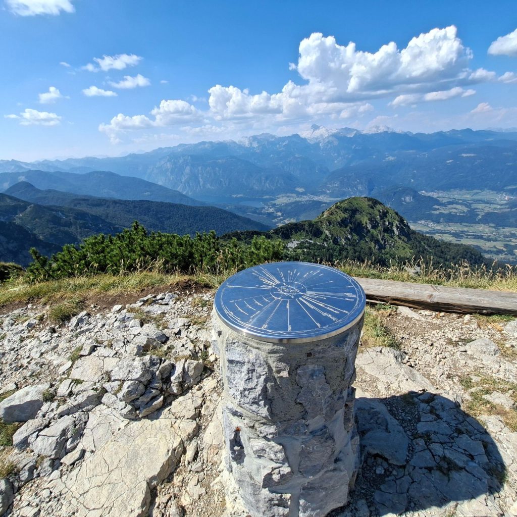 Vabilo na pohod na Črno prst