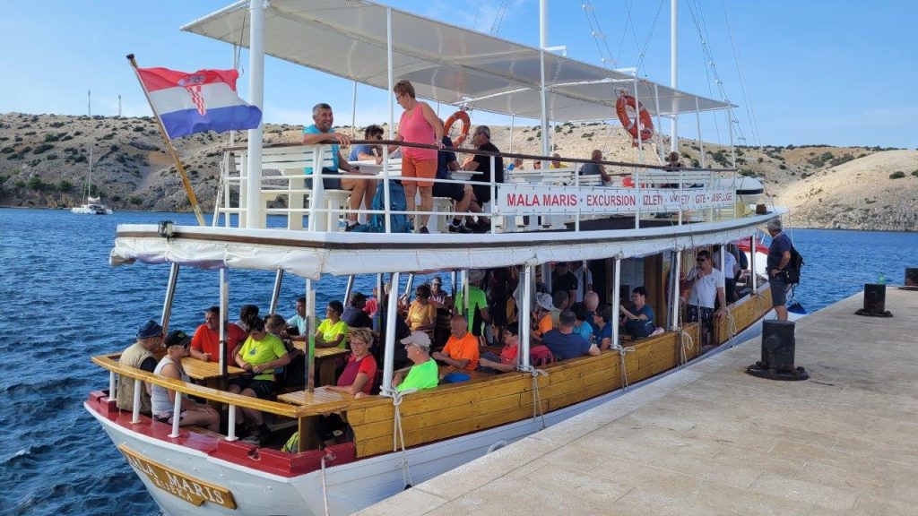123 Odpeljali smo se na Goli otok